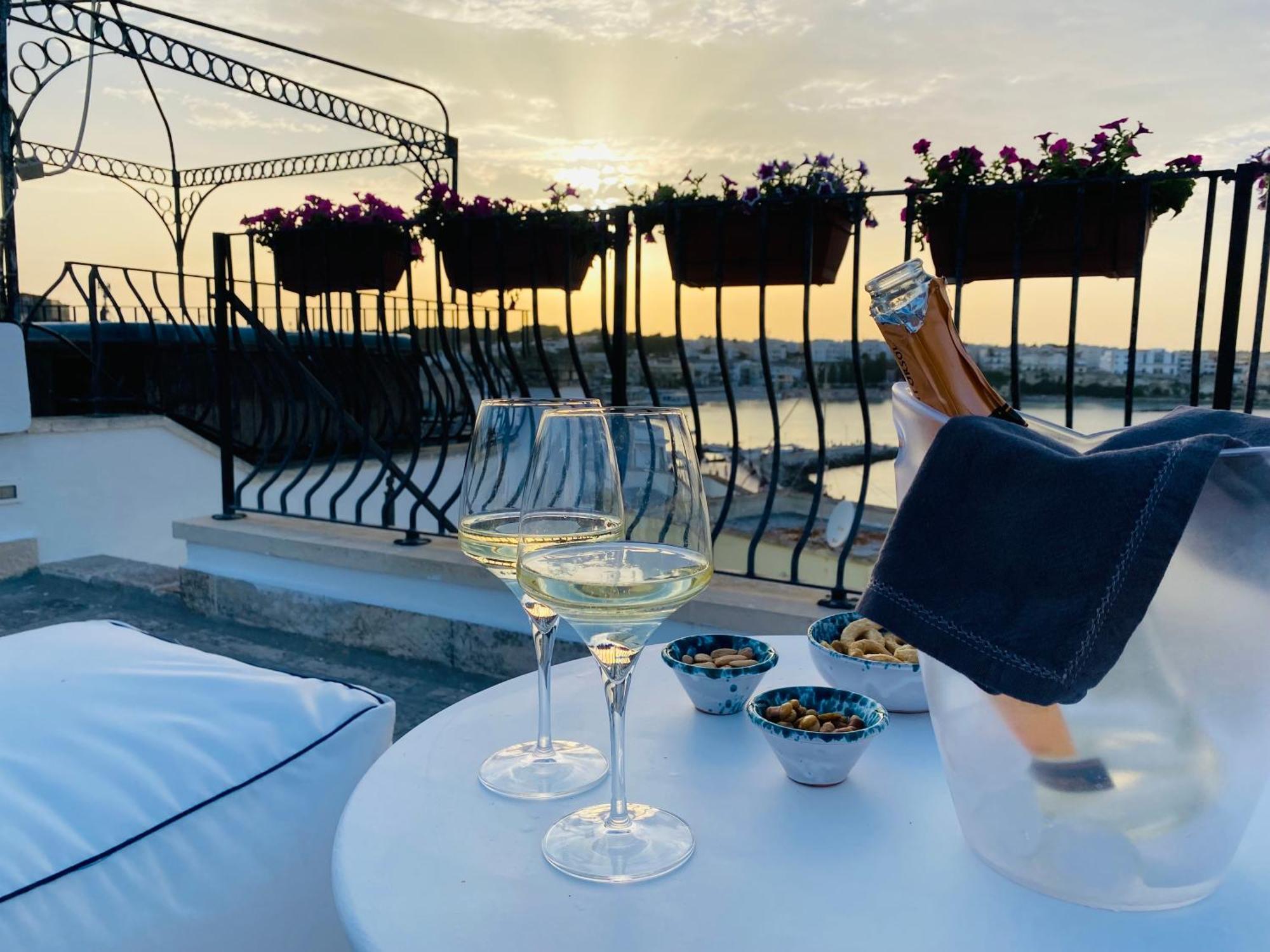 Dimora Del Sole Luxury And Charm Apartment Otranto Exteriör bild